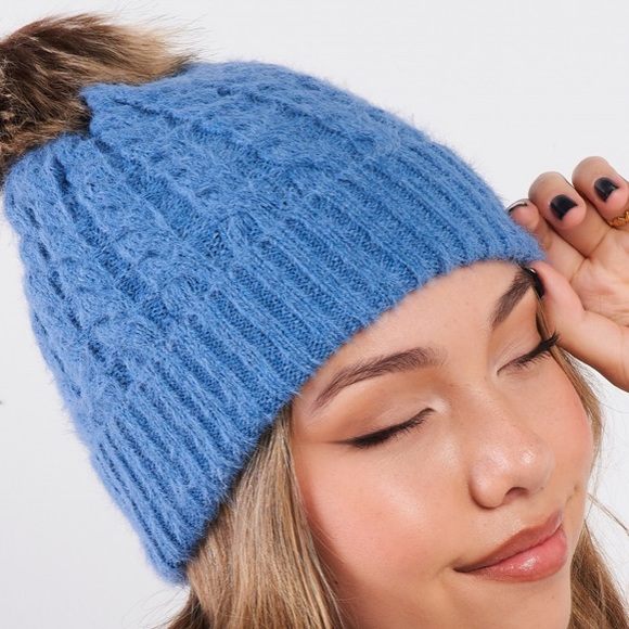 Accessories - 🌵Faux Fur Beanie🌵